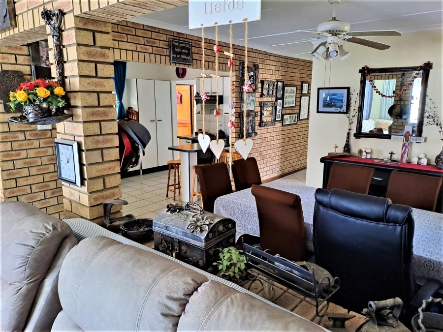 4 Bedroom Property for Sale in Wavecrest Eastern Cape